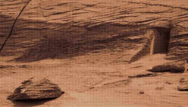 На фотографії з Марса від NASA знайшли піраміду правильної форми