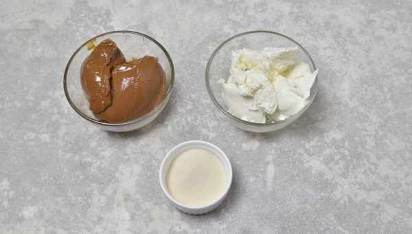 Вершково-шоколадний крем зі згущеним молоком