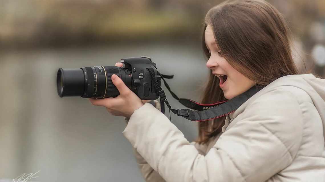 Як жінці стати професійним фотографом
